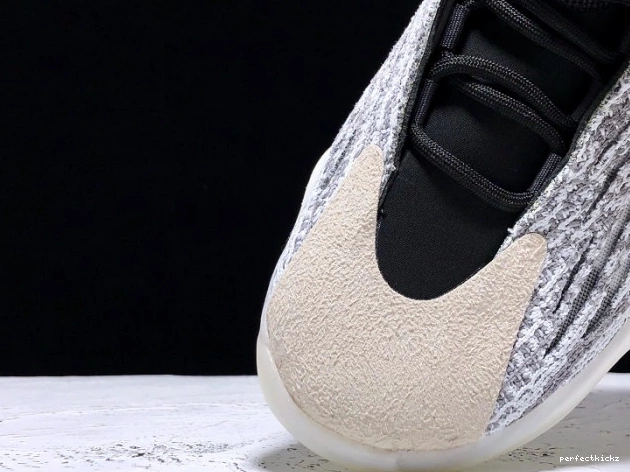 Basketball Quantum Adidas Yeezy EG1535 0804